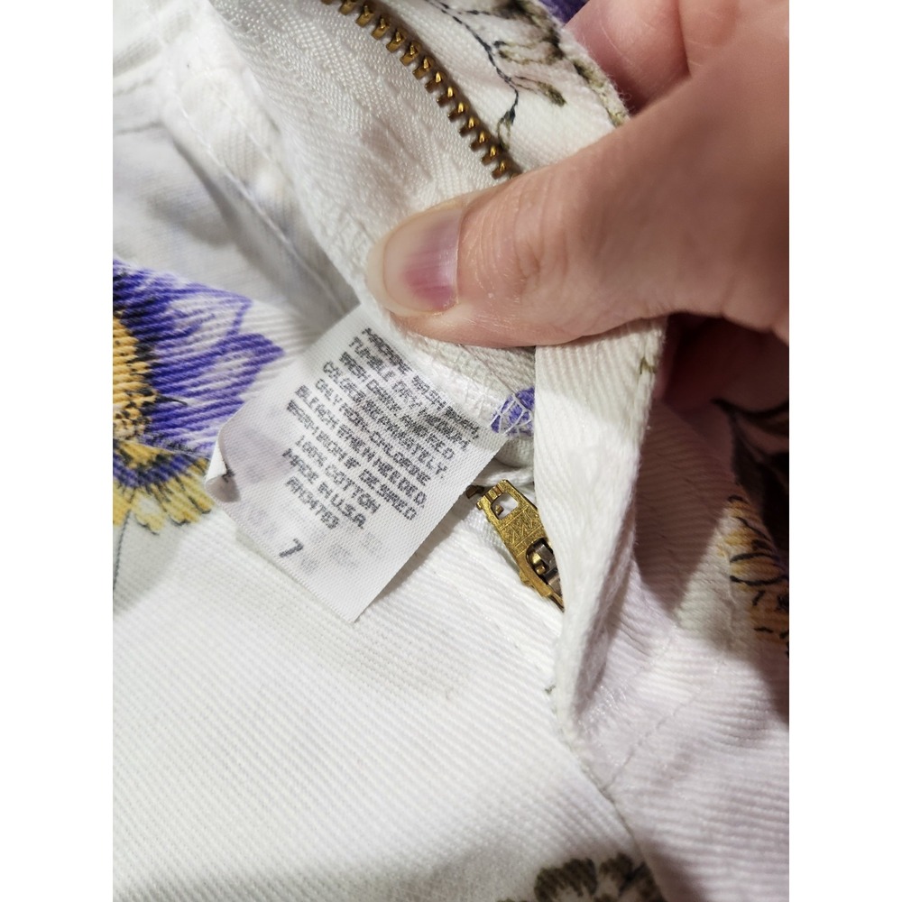 90s/VTG Lee White Shorts W Purple Flowers Sz 7 28" Waist - Picture 8 of 9